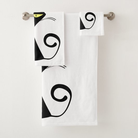 Zwarte moderne kat met gele ogen bad handdoek (Insitu)