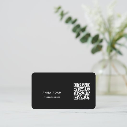 Zwarte, moderne, minimalistische, eenvoudige QR-co Visitekaartje (Staand voorkant)