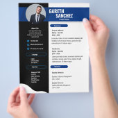 Zwarte moderne professionele CV, CV-sjabloon Flyer (Hand)