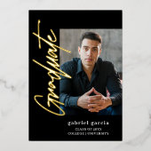 Zwarte moderne script uitnodiging voor eindexamenf (Voorkant)