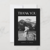 Zwarte moderne typografie trouwfoto bedankkaart (Voorkant)