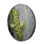Zwarte moerasstaartschar (peterselyworm) op diesel dartbord (Voorkant Rechts)