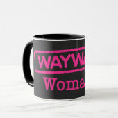 Zwarte Mok met Roze Wayward Vrouw Logo (Voorkant links)