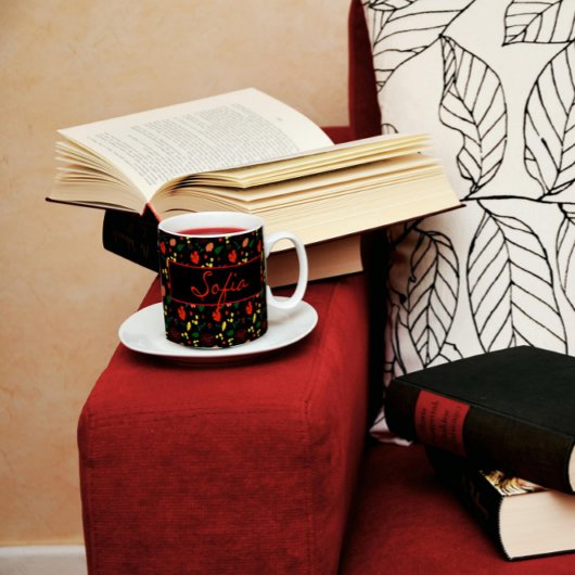 Zwarte mok van wildbloemen rode papaverkoffie