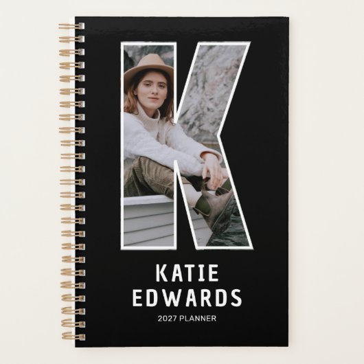 Zwarte Monogram Beginletter 'K' Foto Planner (Voorkant)