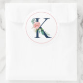 Zwarte monogram Letter K met roze aanjager Ronde Sticker (Tas)