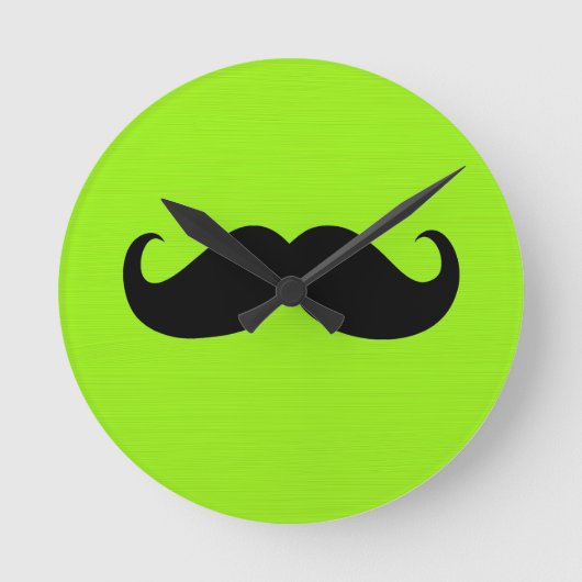 Zwarte Mustache op groene achtergrond Ronde Klok (Voorkant)