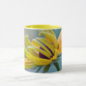 Zwarte-oogige Susan Mok (Midden)