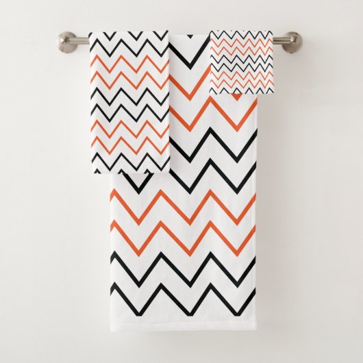 Zwarte Oranje Chevron Zigzag Bad Handdoek (Insitu)