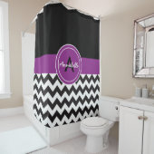 Zwarte Paarse Chevron Douchegordijn (In situ)