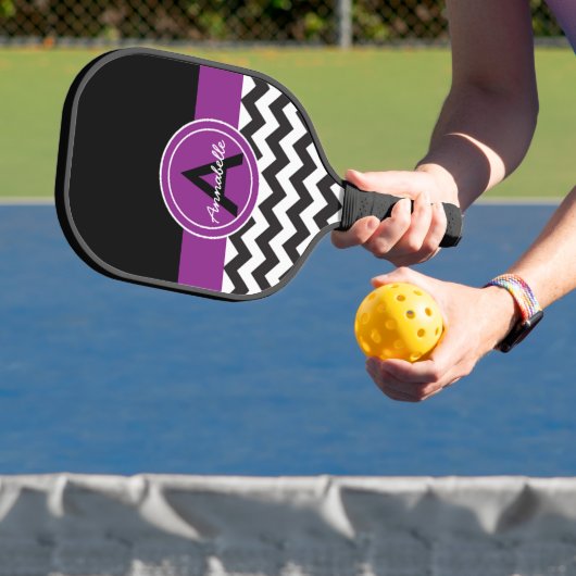Zwarte Paarse Chevron Pickleball Paddle (Insitu)
