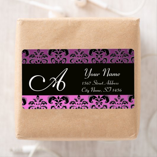 ZWARTE PAARSE DAMASKMONOGRAM ETIKET (Insitu)