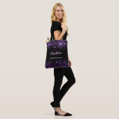 Zwarte paarse glitters monogram initialen naam tote bag (Op model)
