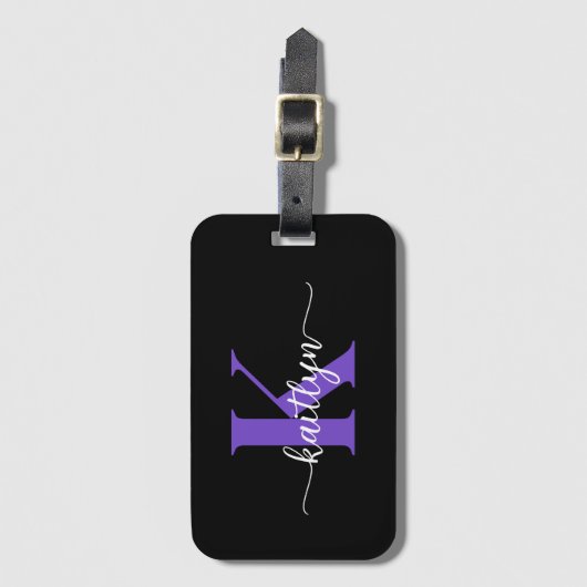 Zwarte Paarse Script Monogram Bagagelabel (Voorkant (verticaal))