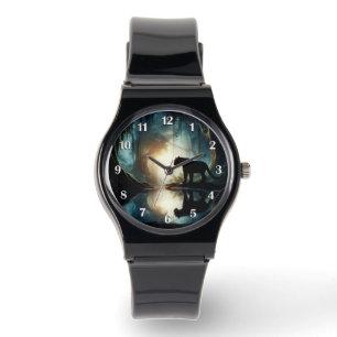 Zwarte panter weerspiegeld in waterpoel in Oerwoud Horloge