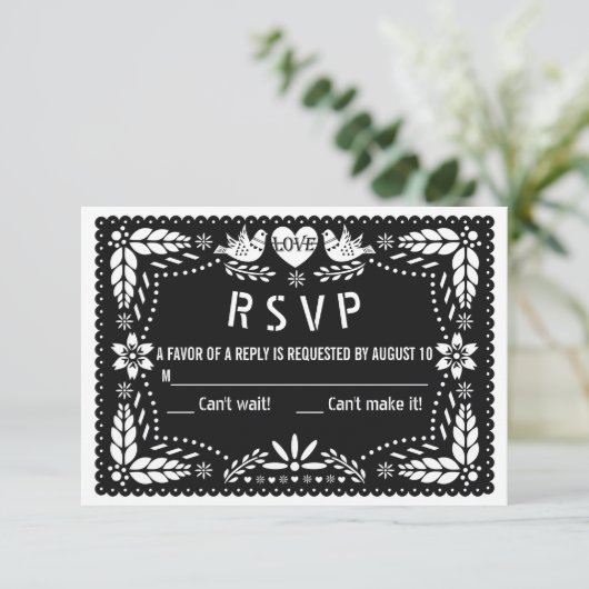 Zwarte papel picado-liefdesvogels en bloemen bruil RSVP kaartje (Staand voorkant)