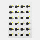 Zwarte pickleball peddels en gele ballen theedoek (Verticaal)