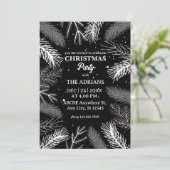 Zwarte pijnboombladeren met sneeuw kerstfeest kaart (Staand voorkant)