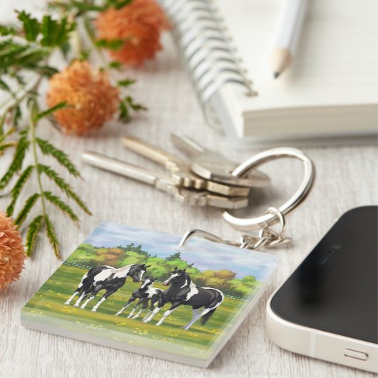 Zwarte Pinto-verf kwart paarden in zomerdeeg Sleutelhanger (Voorkant Rechts)