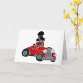 Zwarte Poedel die Rode Convertibele Auto drijven Kaart (Gele Bloem)