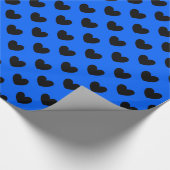 Zwarte polka harten blauw cadeaupapier (Hoek)