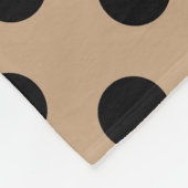 Zwarte polka-punten op beige fleece deken (Hoek)