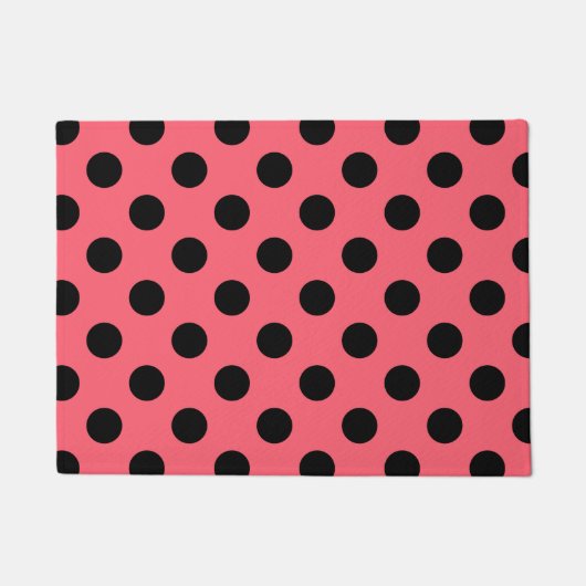 Zwarte polka-punten op koraal deurmat (Voorkant)