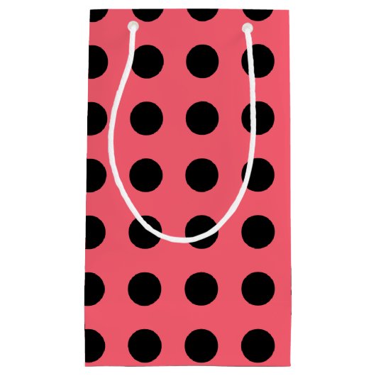 Zwarte polka-punten op koraal klein cadeauzakje (Voorkant)