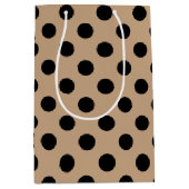 Zwarte polka stippen op beige medium cadeauzakje (Voorkant)