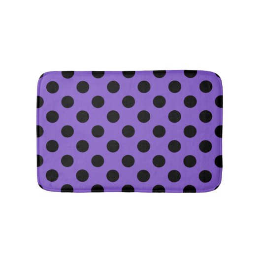 Zwarte polka stippen op lavendel badmat (Voorkant)