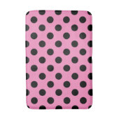 Zwarte polka-stippen op roze badmat (Voorkant Verticaal)