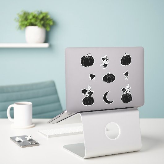 Zwarte pompoen voor Halloween Sticker (Laptop op bureau)