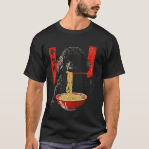 Zwarte Poodle-hond eet Ramen T-shirt