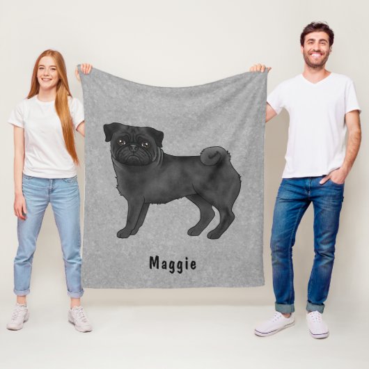 Zwarte pug met eigen naam grijs fleece deken (In situ)