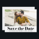 Zwarte Retro Bold Typografie Foto Opslaan Datum Save The Date<br><div class="desc">De zwarte Retro Bold Typografie Foto sparen de Aankondiging van de Datum. Moderne sparen de datumaankondiging met retro gewaagde typografie met zwart-wit stripespatroon. Aangepast door je eigen gegevens toe te voegen. Andere kleuren zijn beschikbaar.</div>