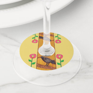 Zwarte rij op Tak Heldere Rode Bloemen op Geel Wijnglaslabel