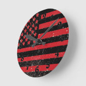 Zwarte rode grunge Amerikaanse vlag klok (Hoek)