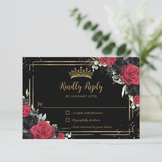Zwarte Rode Rozen Bloemrijke Gouden Quinceañera Sw RSVP Kaartje (Staand voorkant)