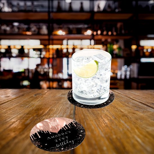 Zwarte roos gouden glittersballonnen voor verjaard ronde kartonnen onderzetter