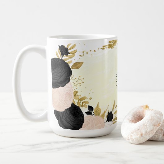 zwarte roze bloemen gouden botanische bruiloft koffiemok (Met donut)