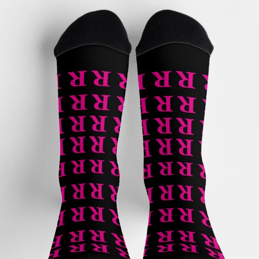 Zwarte roze sokken met op maat gemaakte monogram i (Top)