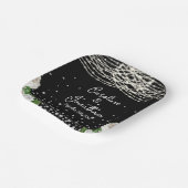 Zwarte Rustieke Witte Rozen String Lights Wedding Papieren Bordje (Gebogen)