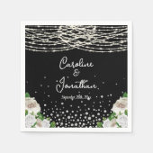 Zwarte Rustieke Witte Rozen String Lights Wedding Servet (Voorkant)