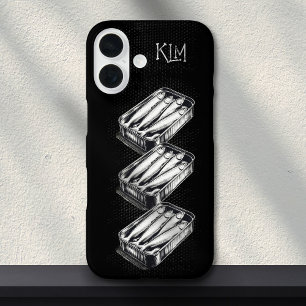 Zwarte Sardine Art Grunge Tekening Custom Monogram iPhone 16 Hoesje