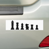 Zwarte schaakstukken op wit bumpersticker (Op auto)