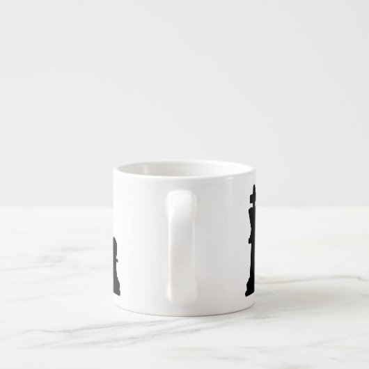 Zwarte schaakstukken op wit espresso kop (Achterkant)