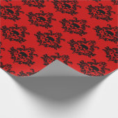Zwarte schedel damast op helder rood Wrapping papi Cadeaupapier (Hoek)