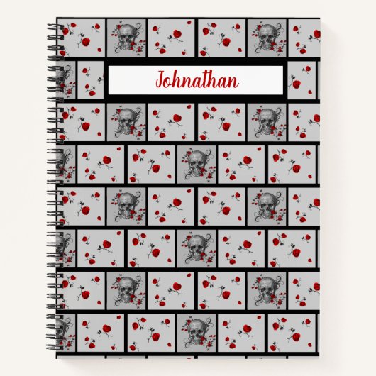 Zwarte schedel en rode rozen Gepatterd Notitieboek (Voorkant)