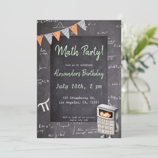 Zwarte schoolbord wiskundige formules verjaardagsf kaart (Staand voorkant)