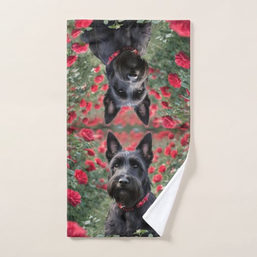 Zwarte Schotse terriër in de rode rozen, Handdoek (Handdoek)
